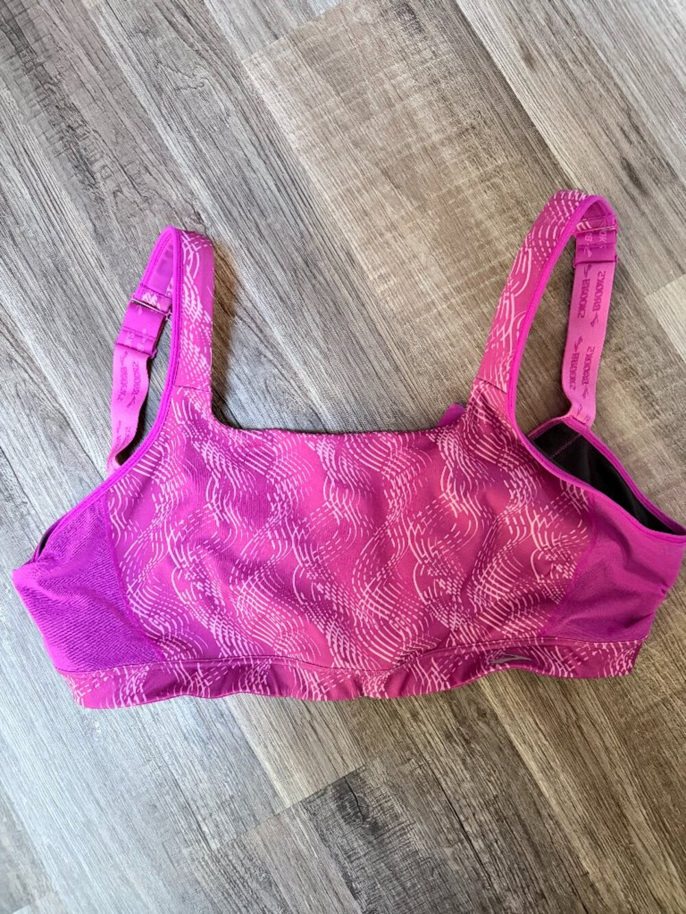 Brooks convertible sports bra, hot pink, 40E